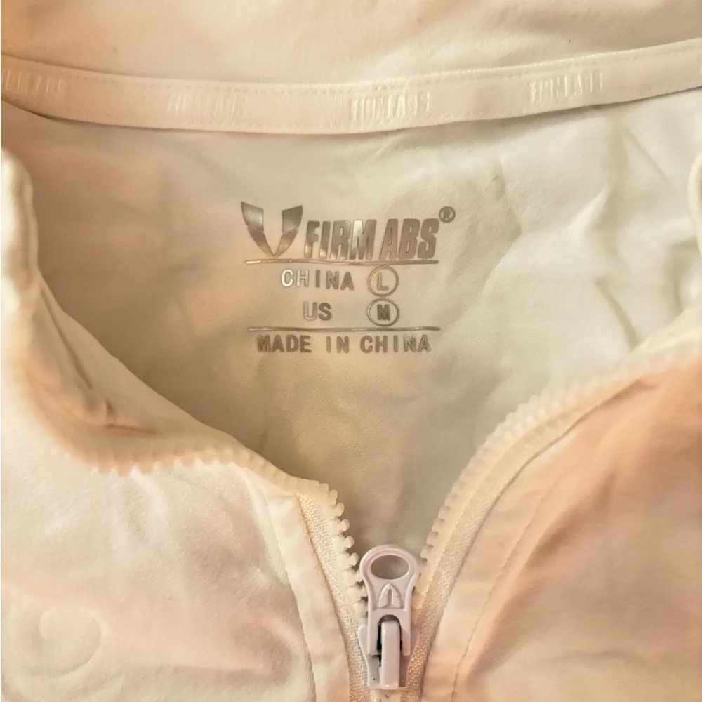 FIRM ABS Stylish White and Black Women's Workout Outfit - Picture 4 of 7